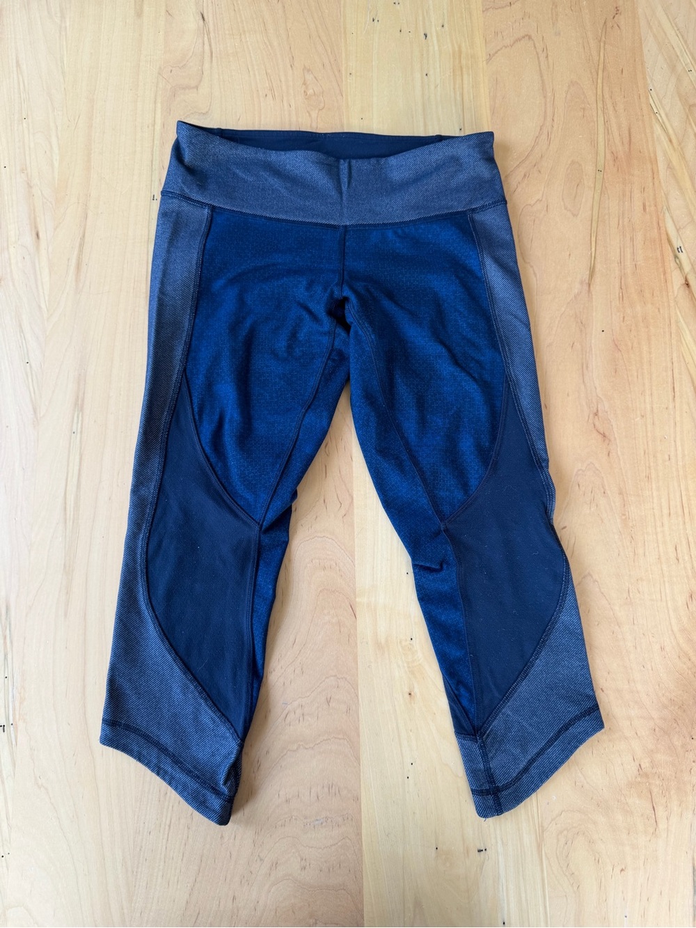 lululemon Navy Blue Cropped Leggings
